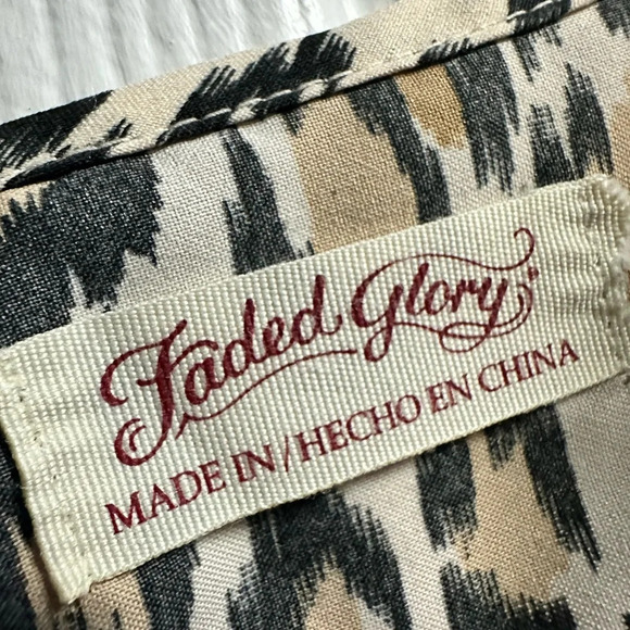 short sleeve leopard print top for women - Picture 3 of 6